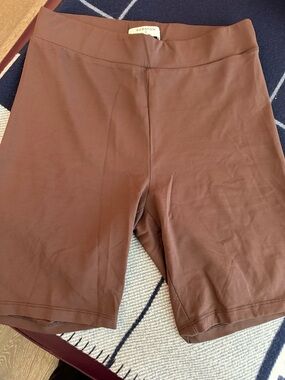 Aritzia Babaton Brown High-Rise Stretch Bike Shorts